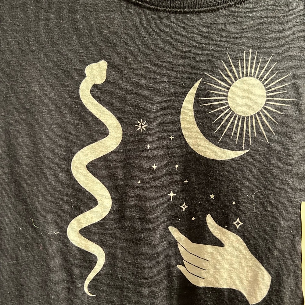 Universal Threads, celestial Tee shirt. XXL